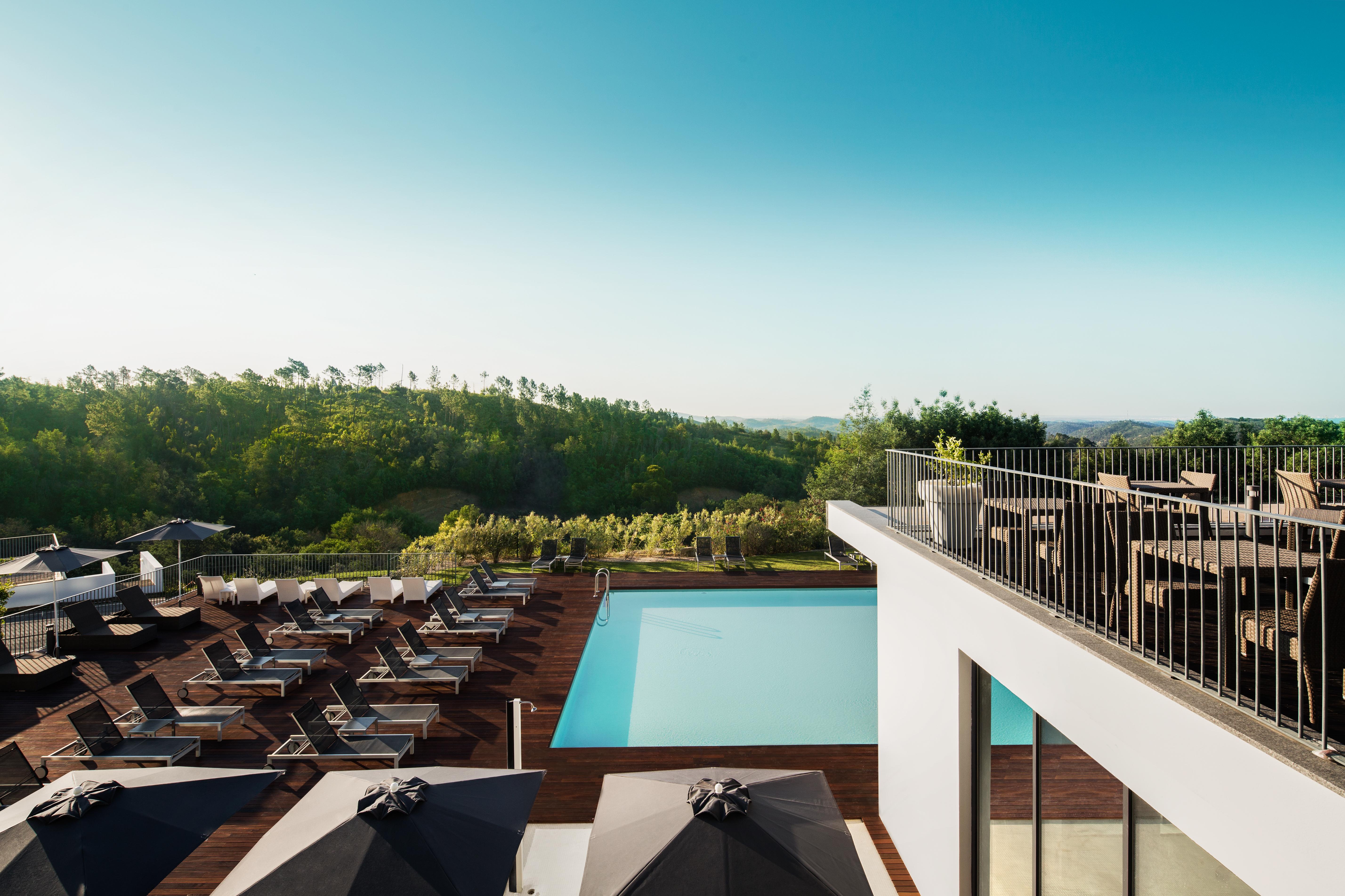 Monchique Resort & Spa Exteriér fotografie The rooftop pool at the hotel