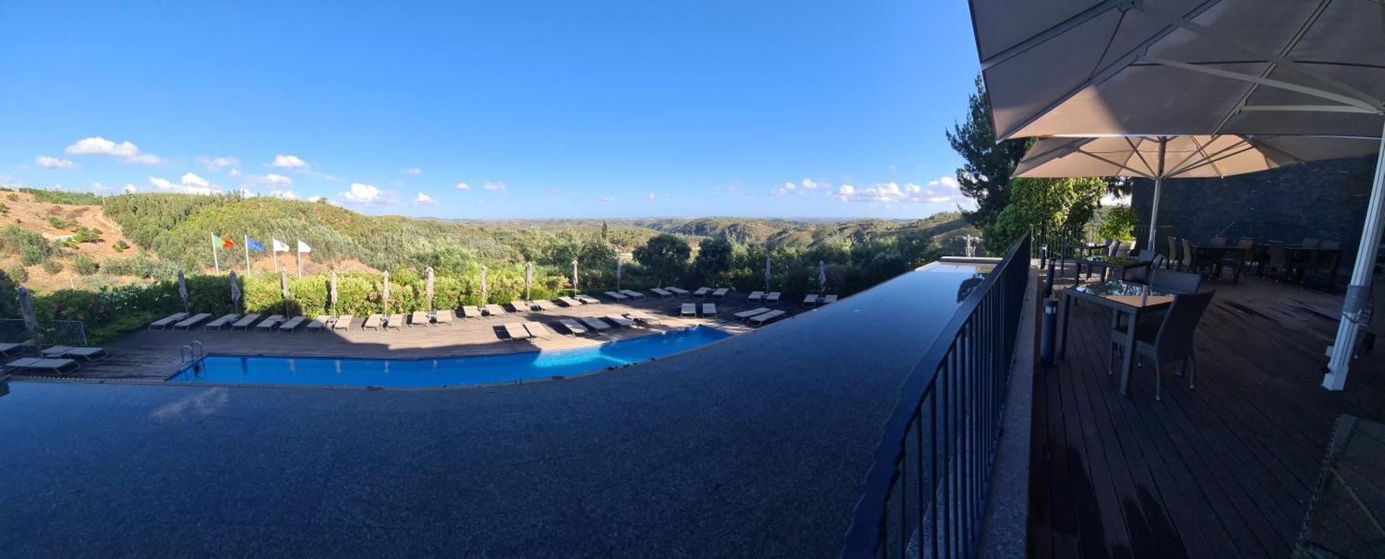 Monchique Resort & Spa Exteriér fotografie Infinity pool at the hotel