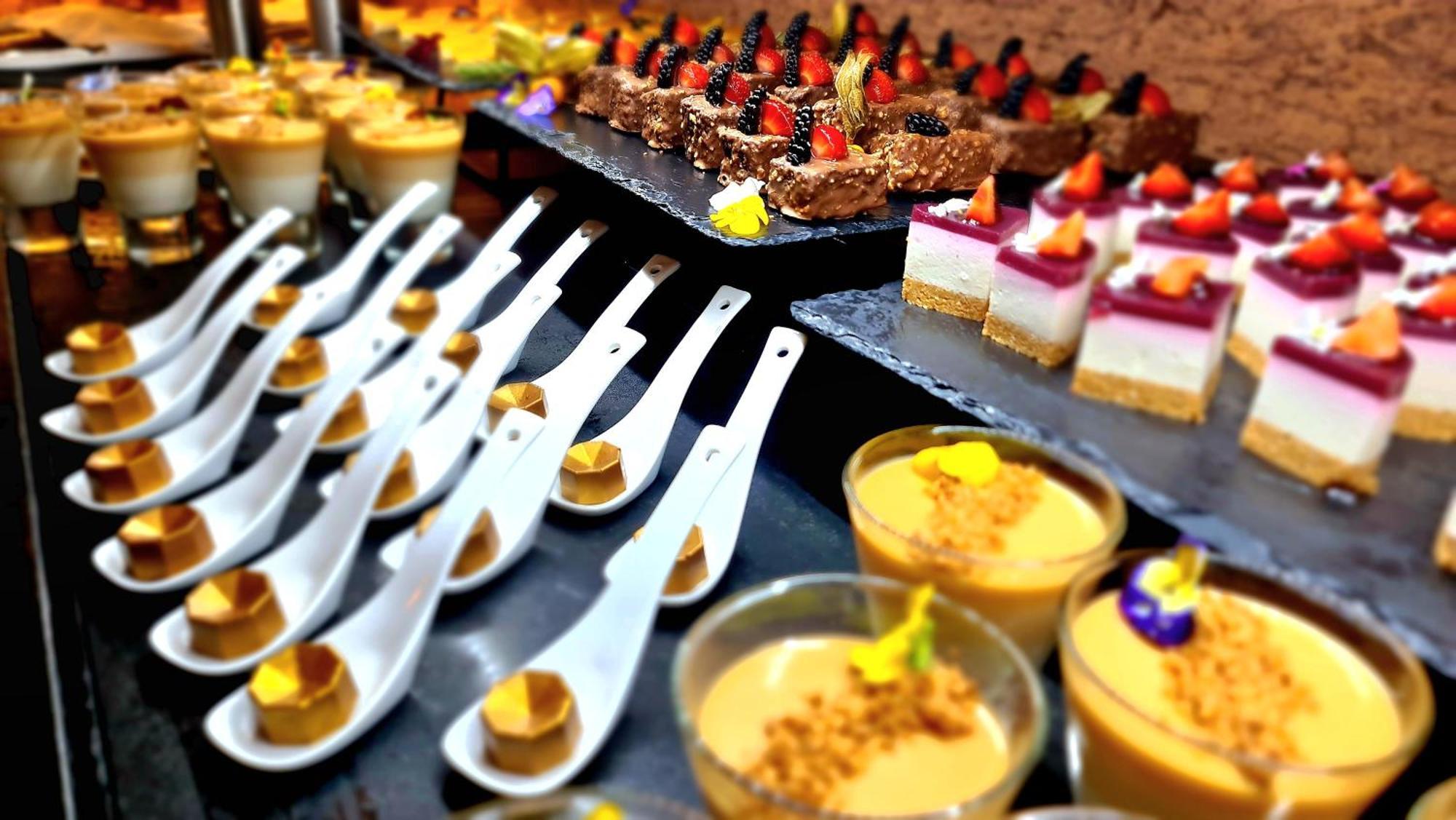 Monchique Resort & Spa Exteriér fotografie A selection of desserts
