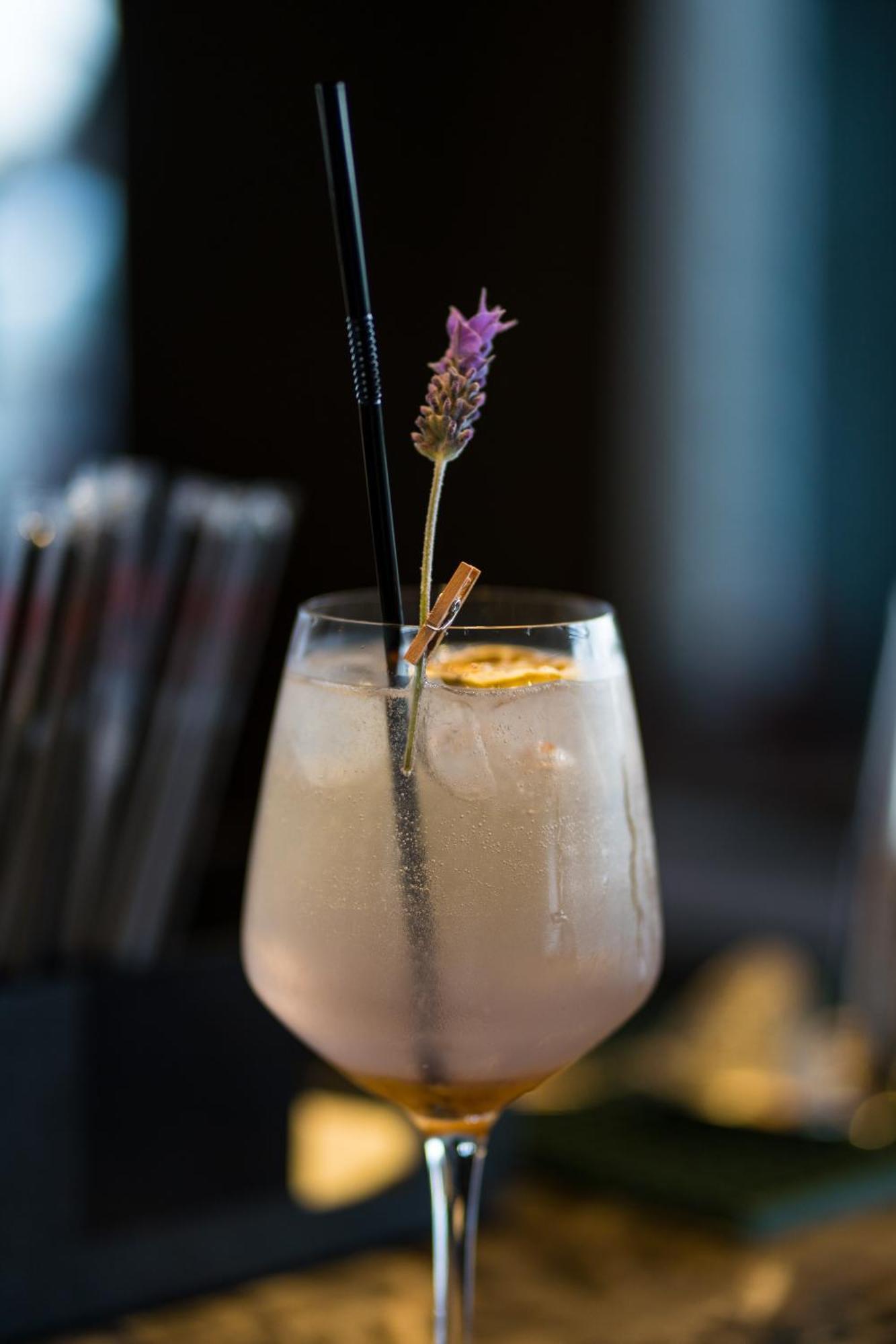 Monchique Resort & Spa Exteriér fotografie A lavender lemonade