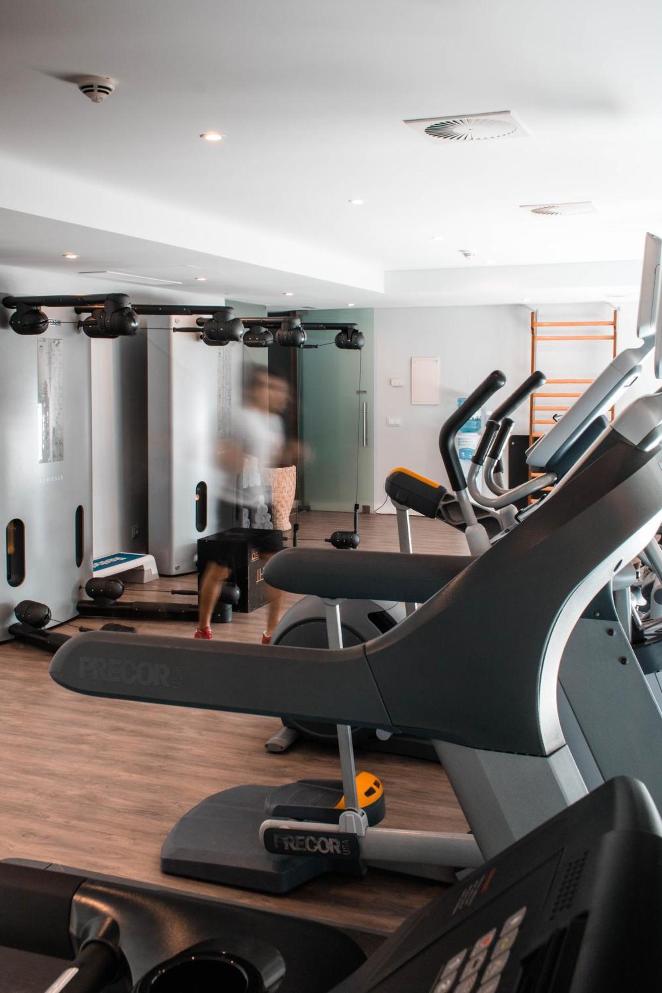 Monchique Resort & Spa Exteriér fotografie A gym in a hotel
