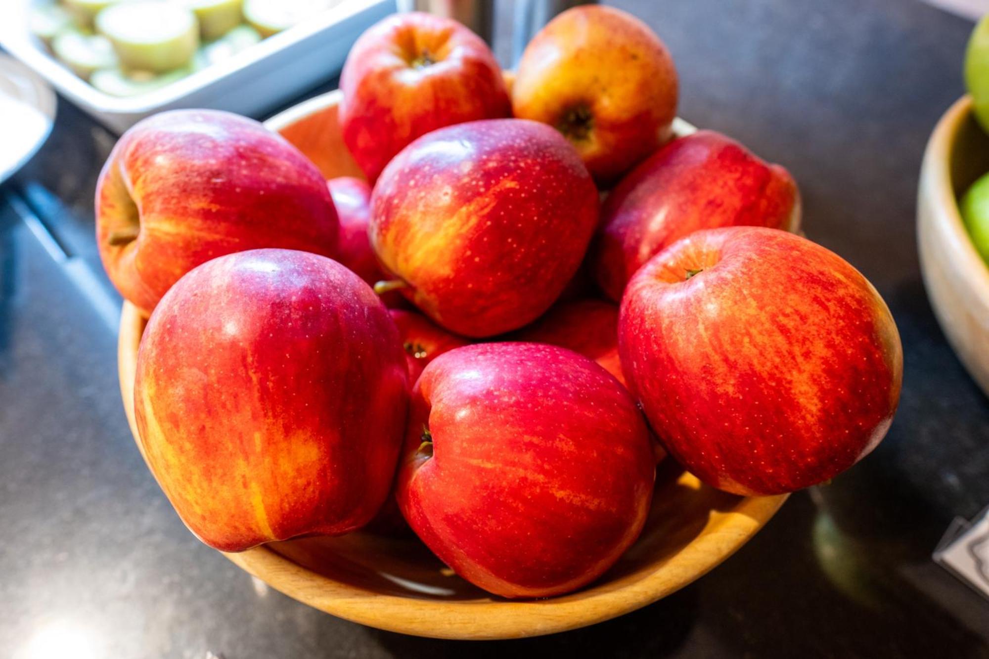 Monchique Resort & Spa Exteriér fotografie Honeycrisp apples